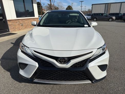 Used 2020 Toyota Camry XSE image 9