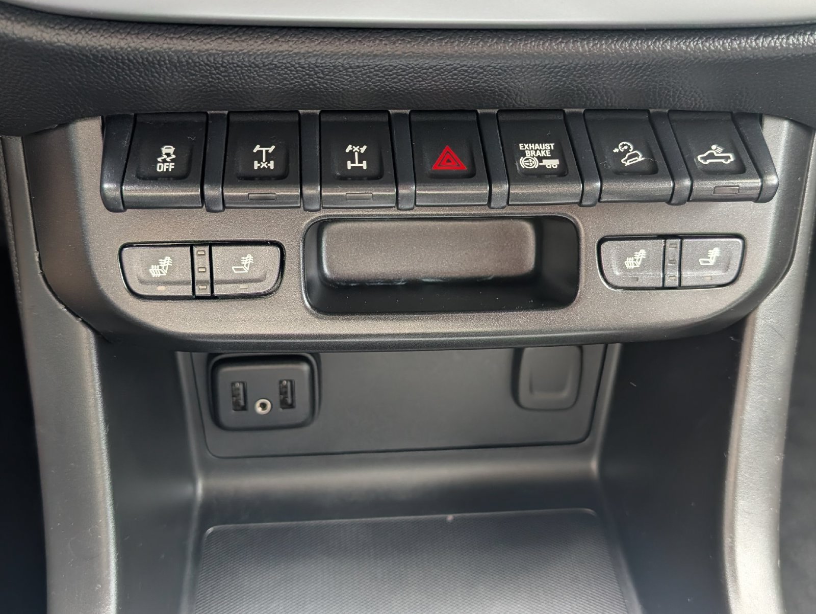Used 2022 Chevrolet Colorado ZR2 w/ ZR2 Midnight Special Edition AWD/4WD image 23