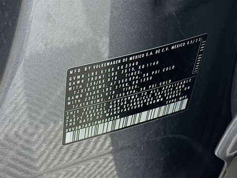 Used 2023 Volkswagen Tiguan SE FWD image 12