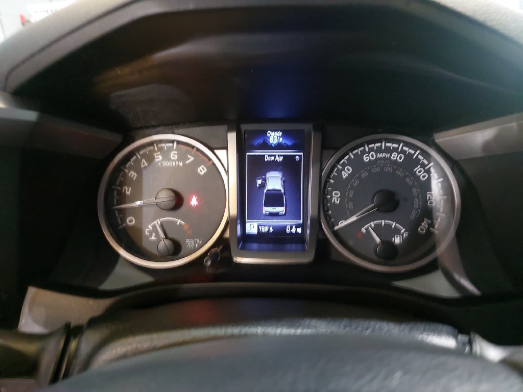 Used 2018 Toyota Tacoma SR5 RWD image 18
