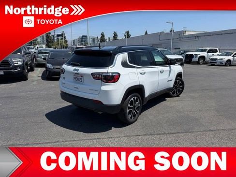 Used 2022 Jeep Compass Limited w/ Mopar Graphics Package AWD/4WD image 4