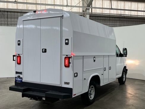 New 2025 Chevrolet Express 3500 w/ Power Convenience Package image 10