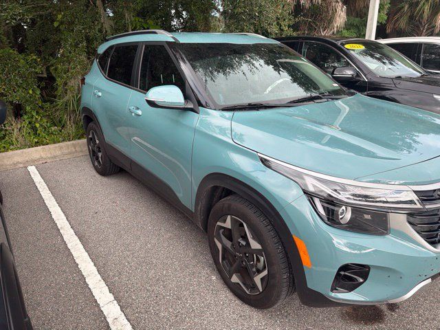Used 2026 Kia Seltos EX FWD image 2