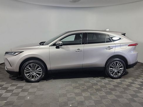 Used 2024 Toyota Venza Limited AWD/4WD image 11