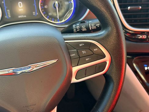 Used 2019 Chrysler Pacifica Touring Plus w/ Tire & Wheel Group image 16