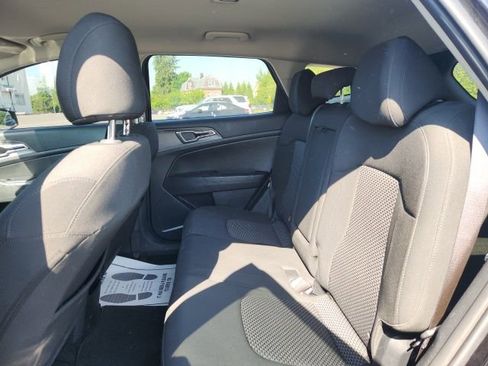 Used 2023 Kia Sportage LX AWD/4WD image 11