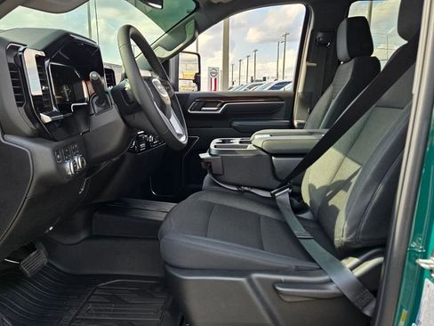 New 2026 GMC Sierra 3500 SLE image 3