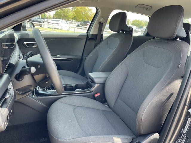 Used 2025 Kia K4 FWD image 23