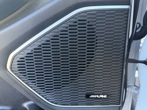 Used 2023 Jeep Grand Cherokee 4WD 4xe image 32