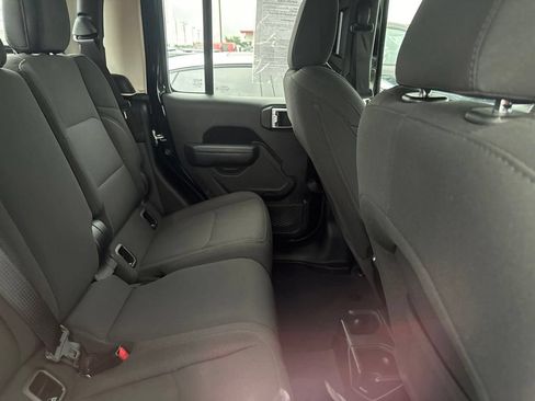 Used 2023 Jeep Gladiator Sport AWD/4WD image 25