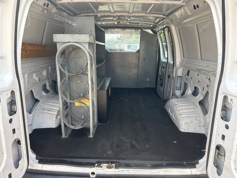 Used 2010 Ford E-250 and Econoline 250 image 12