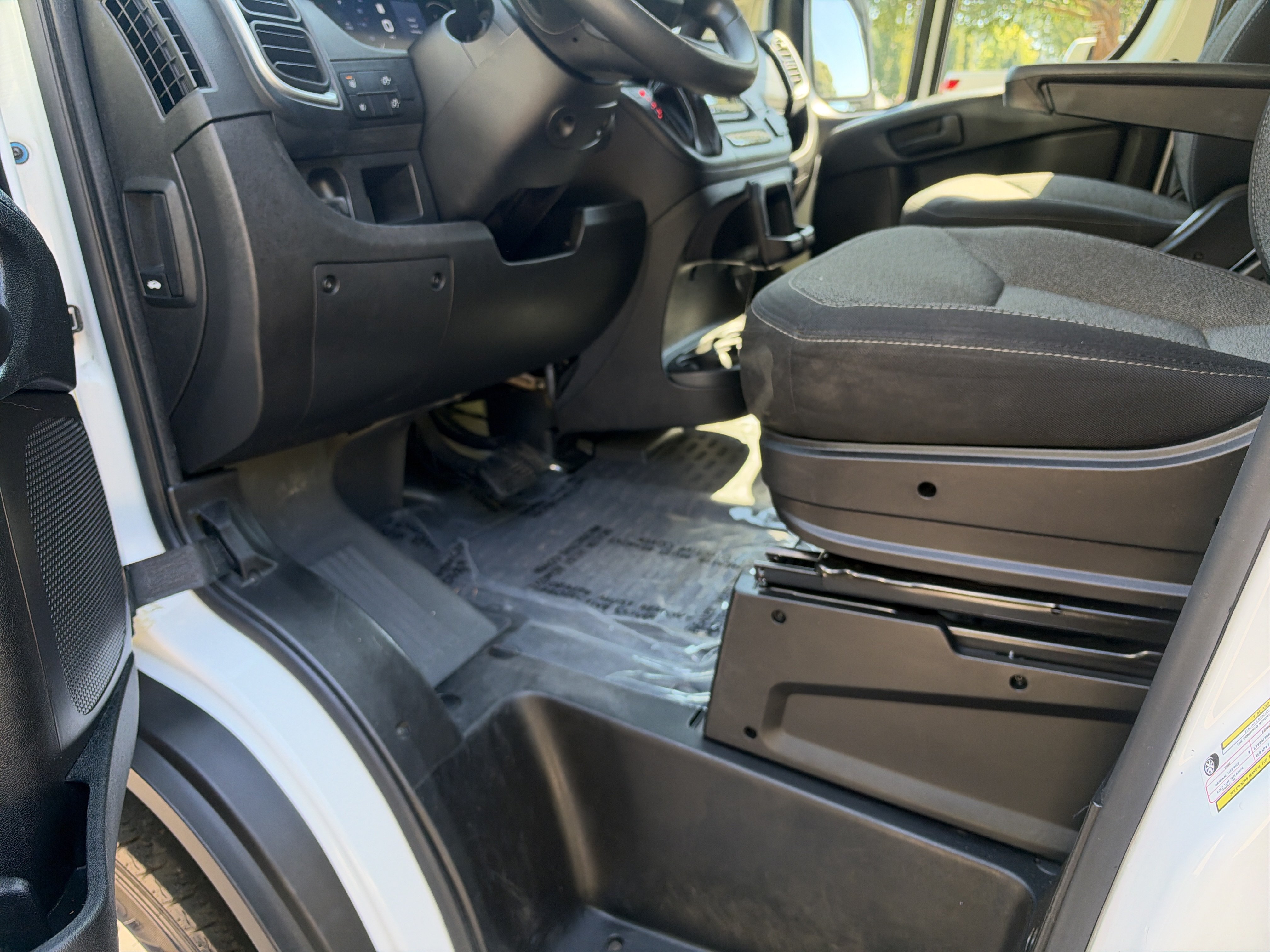 Used 2024 RAM ProMaster 2500 w/ Quick Order Package 22G SLT FWD image 16