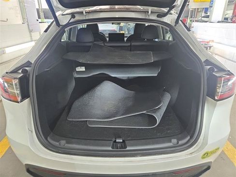 Used 2023 Tesla Model Y AWD image 9