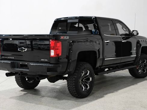 Used 2017 Chevrolet Silverado 1500 LTZ Z71 w/ LTZ Plus Package image 6