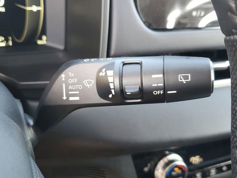 Used 2025 Mitsubishi Outlander SE image 23