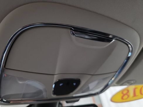 Used 2018 Jeep Cherokee Limited AWD/4WD image 23