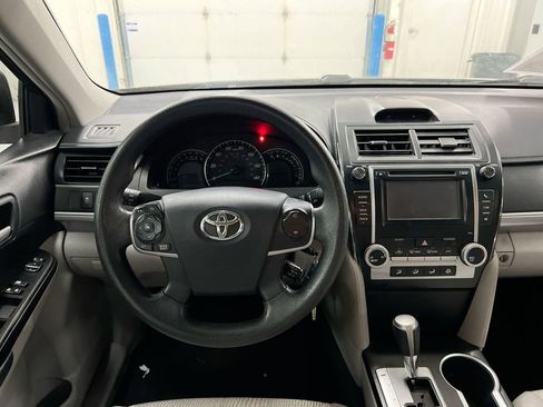 Used 2012 Toyota Camry LE image 11