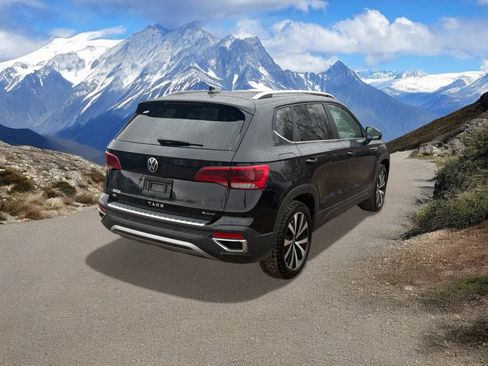 Used 2022 Volkswagen Taos SE image 5