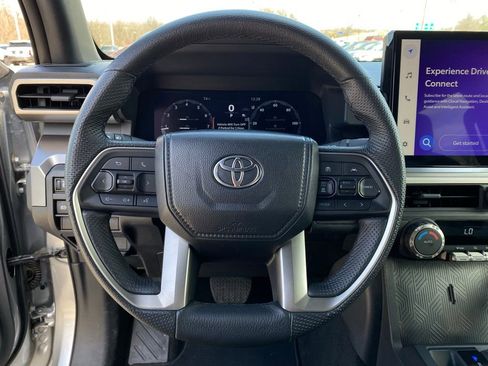 Used 2025 Toyota Tacoma TRD Off-Road image 13