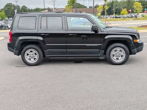 Used 2015 Jeep Patriot Sport w/ Power Value Group FWD image 3