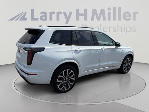 Used 2023 Cadillac XT6 Sport w/ Technology Package AWD/4WD image 5