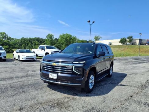 Used 2025 Chevrolet Tahoe LT AWD/4WD image 14