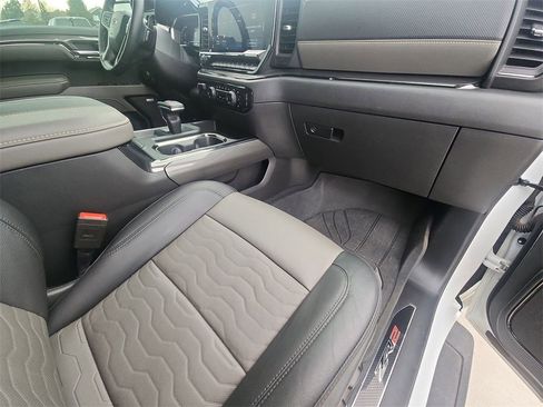 Used 2023 Chevrolet Silverado 1500 ZR2 w/ Technology Package image 29