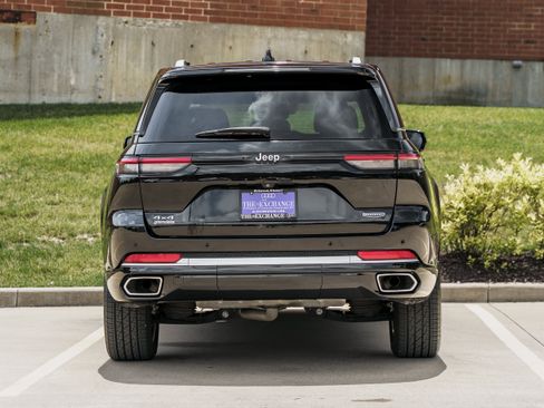 Used 2022 Jeep Grand Cherokee Summit AWD/4WD image 29