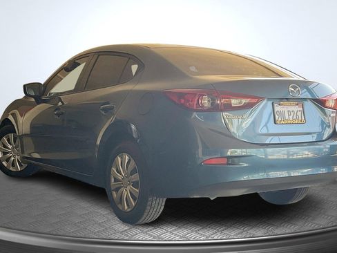 Used 2017 MAZDA MAZDA3 Sport image 2