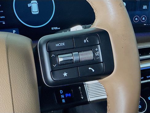 Used 2024 Hyundai Santa Fe Limited image 15