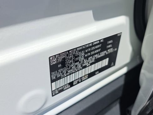 Used 2024 Toyota RAV4 XLE w/ Convenience Package FWD image 28