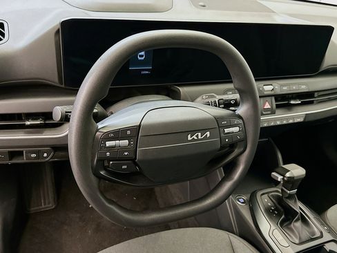 Used 2025 Kia K4 LXS FWD image 18