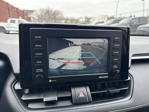 Used 2022 Toyota RAV4 XLE image 24