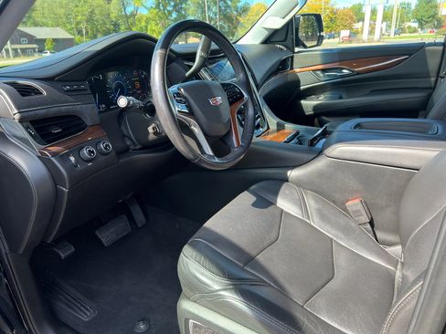 Used 2018 Cadillac Escalade Luxury image 15