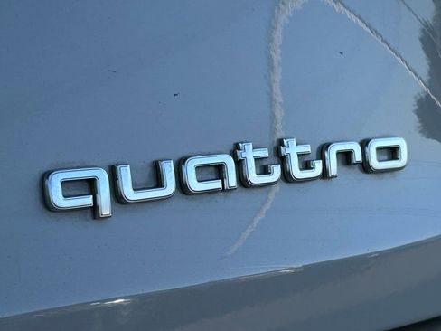 Used 2022 Audi e-tron Premium Plus w/ Premium Plus Package image 76