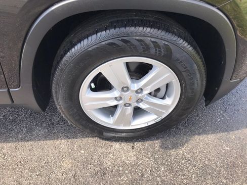 Used 2020 Chevrolet Trax LS FWD image 36