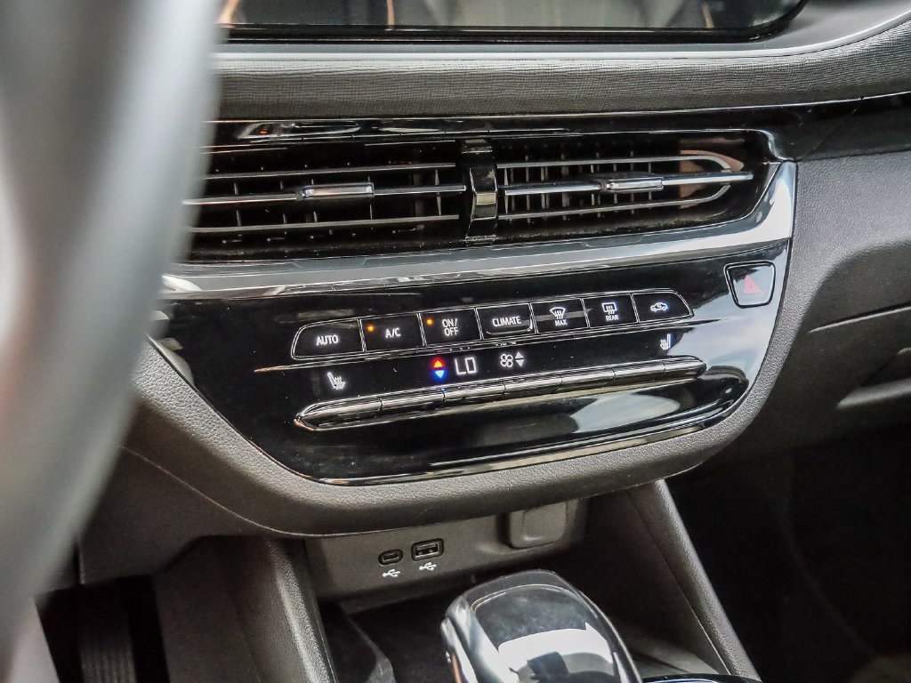 Used 2026 Buick Envista Avenir FWD image 38