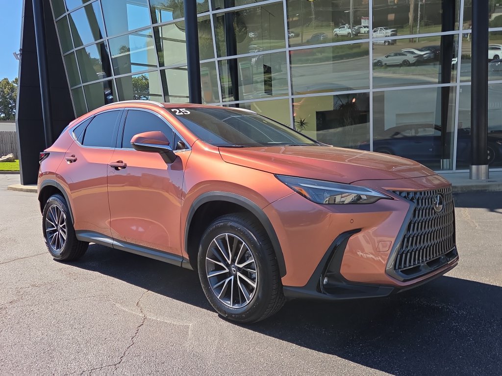 Used 2025 Lexus NX 250 FWD w/ Accessory Package (Z1) image 7