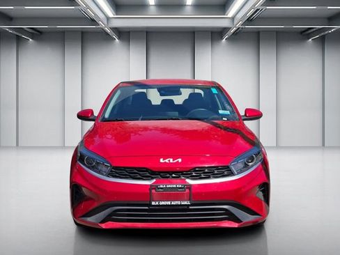 Used 2024 Kia Forte LXS FWD image 2