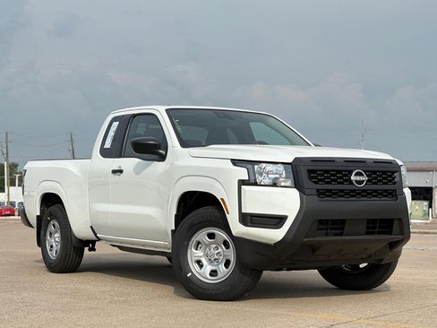 New 2025 Nissan Frontier S image 4