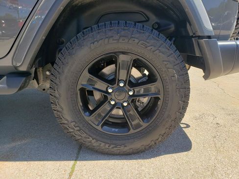Used 2021 Jeep Wrangler Unlimited Sahara AWD/4WD image 24