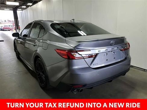 Used 2025 Toyota Camry SE image 15
