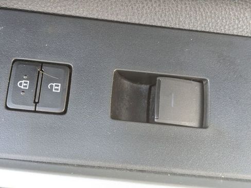 Certified 2024 Toyota Highlander XLE image 34