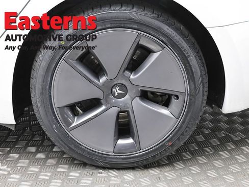 Used 2023 Tesla Model 3 Standard Range image 8