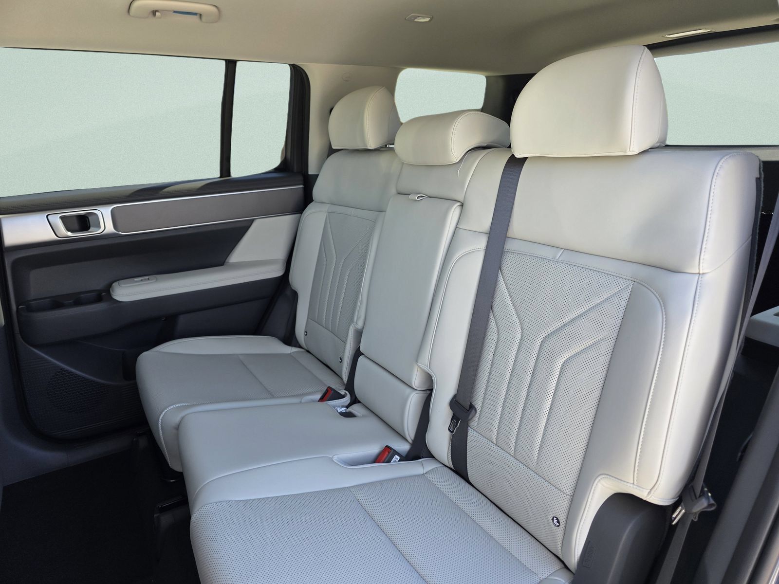 New 2026 Hyundai Santa Fe SEL FWD image 12