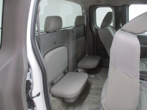 Used 2016 Nissan Frontier S RWD image 10