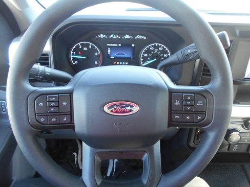 Used 2024 Ford F550 4x4 Regular Cab Super Duty image 11