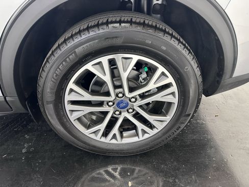 Used 2021 Ford Escape SEL image 18