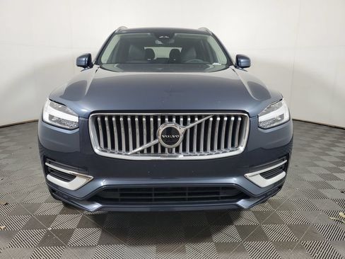 Used 2025 Volvo XC90 B5 Core AWD/4WD image 2
