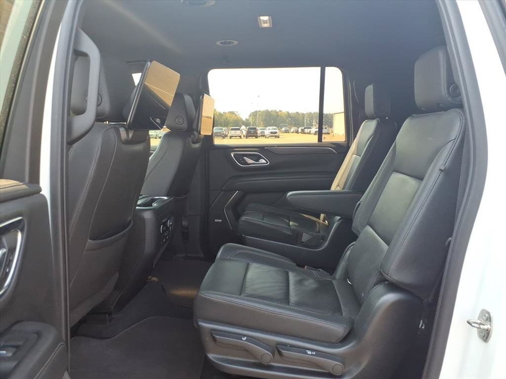 Used 2022 Chevrolet Suburban LT w/ Luxury Package AWD/4WD image 22